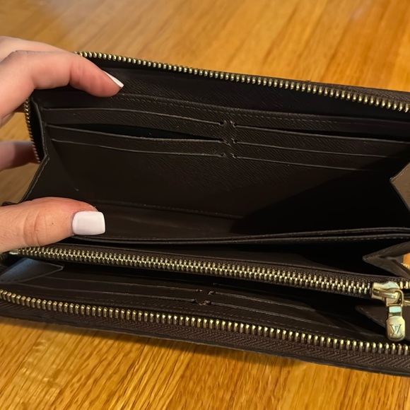 Louis Vuitton Zippy Wallet - Picture 5 of 9